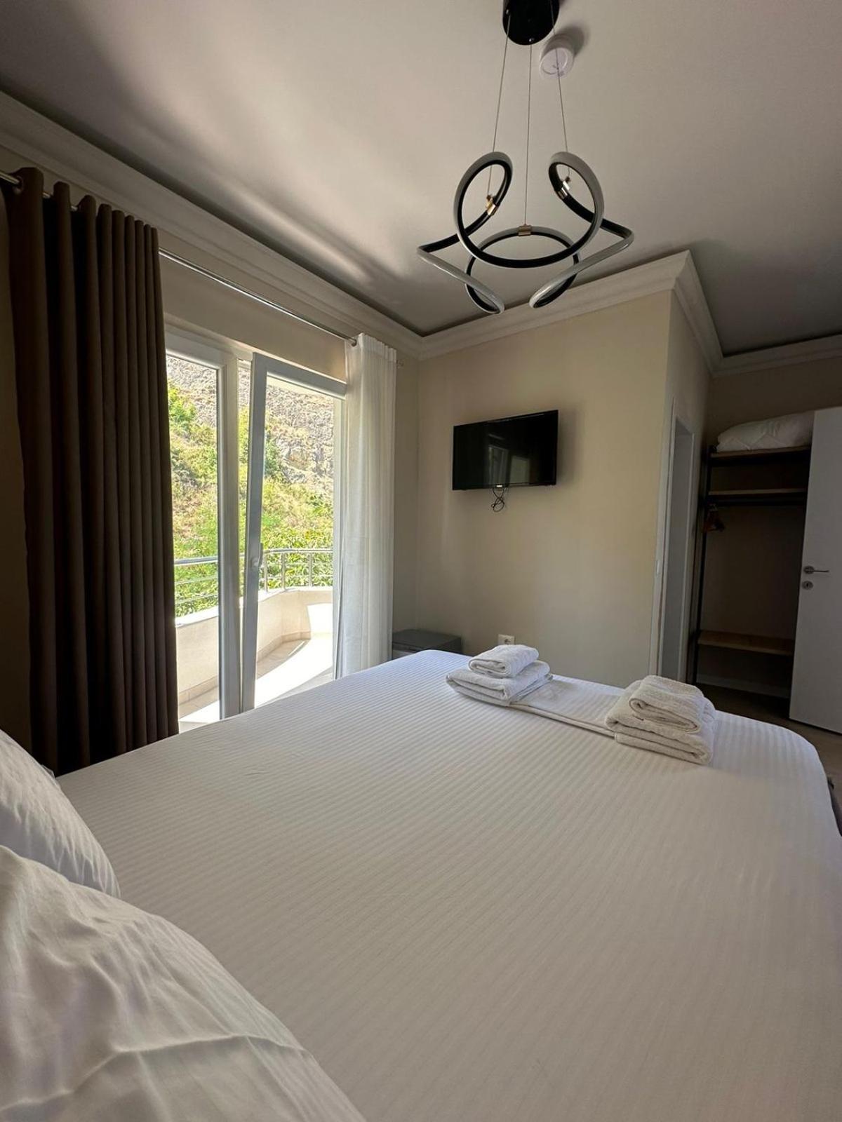Hotel Demoli โปกราเดซ ภายนอก รูปภาพ