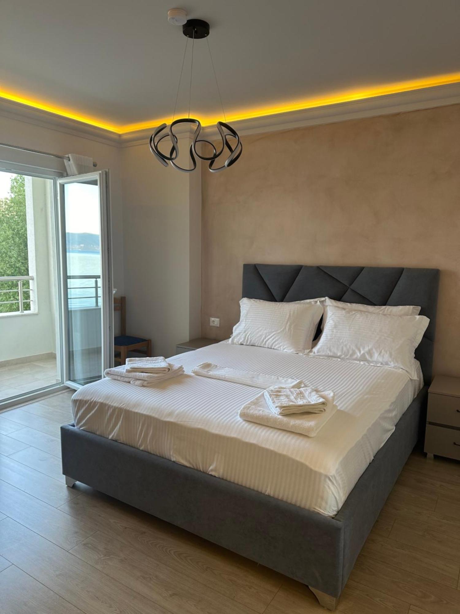 Hotel Demoli โปกราเดซ ภายนอก รูปภาพ