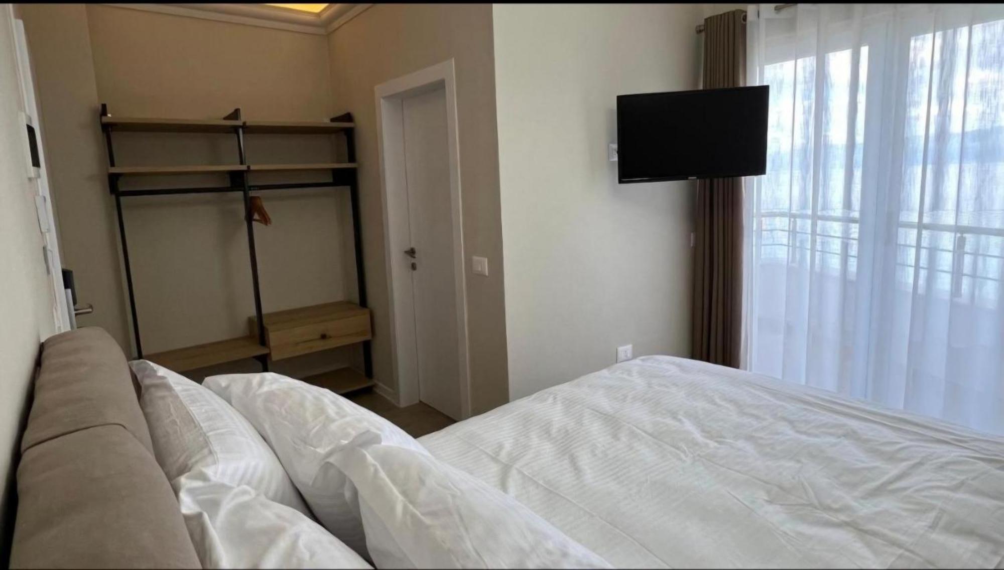 Hotel Demoli โปกราเดซ ภายนอก รูปภาพ