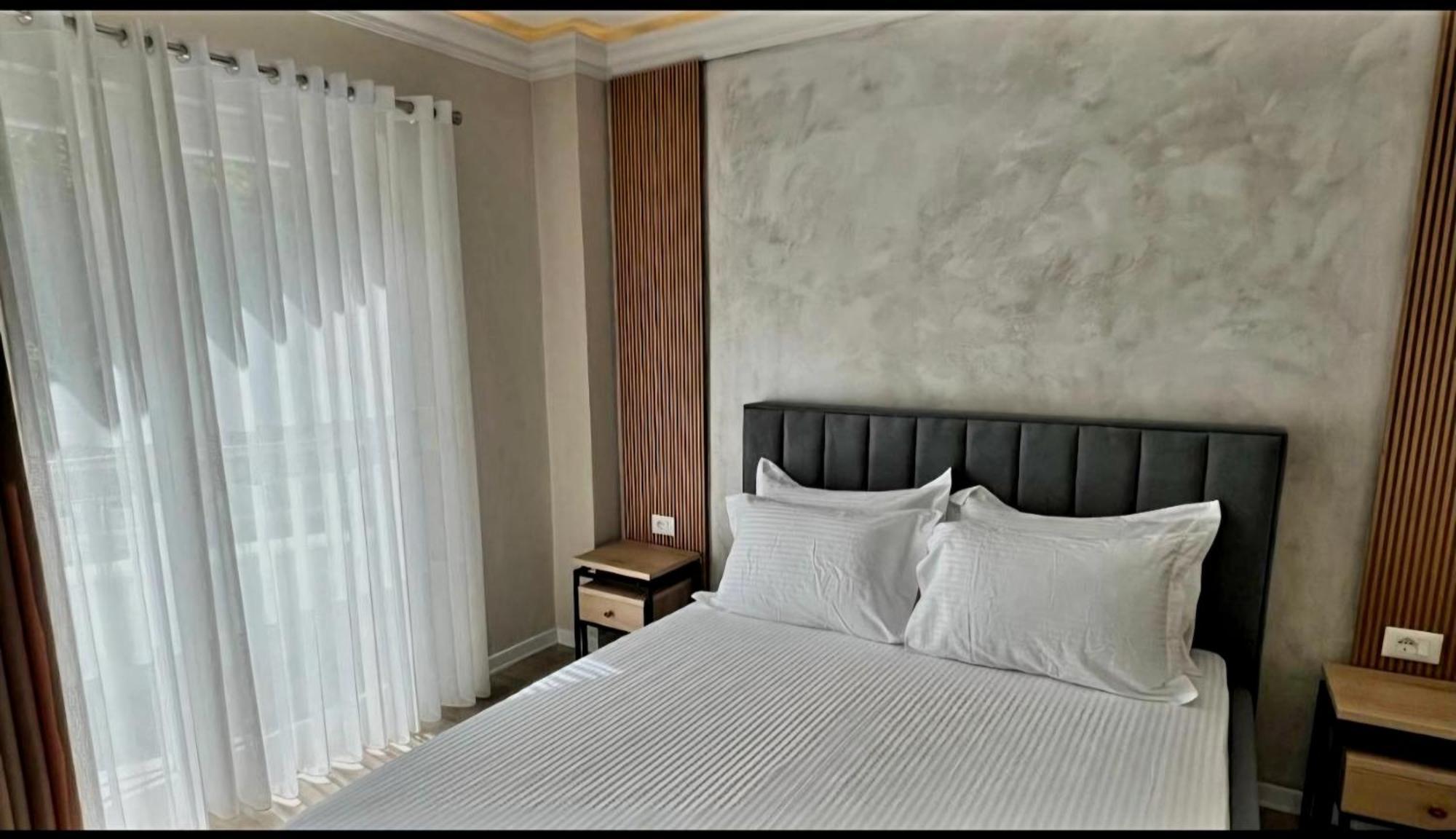 Hotel Demoli โปกราเดซ ภายนอก รูปภาพ