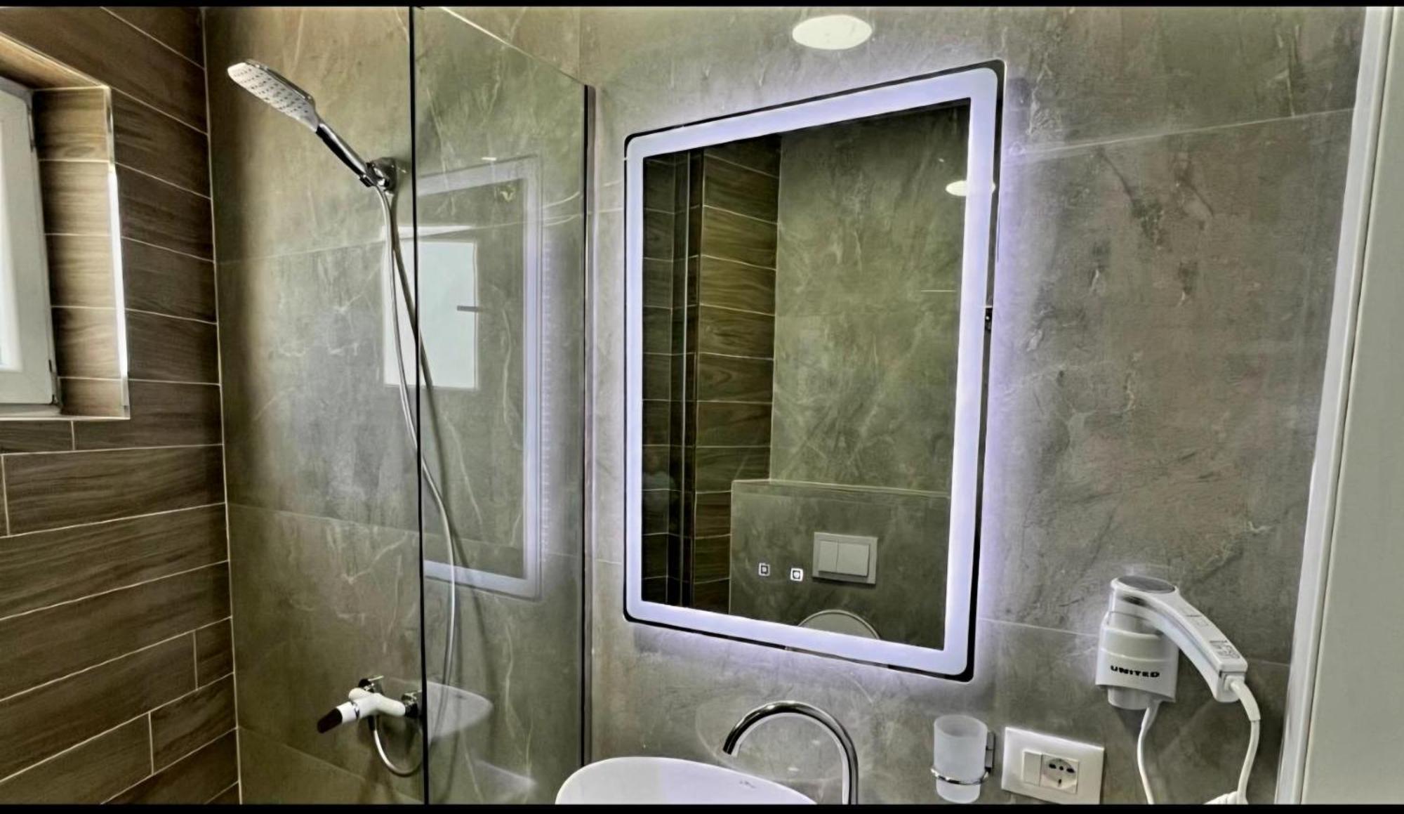 Hotel Demoli โปกราเดซ ภายนอก รูปภาพ